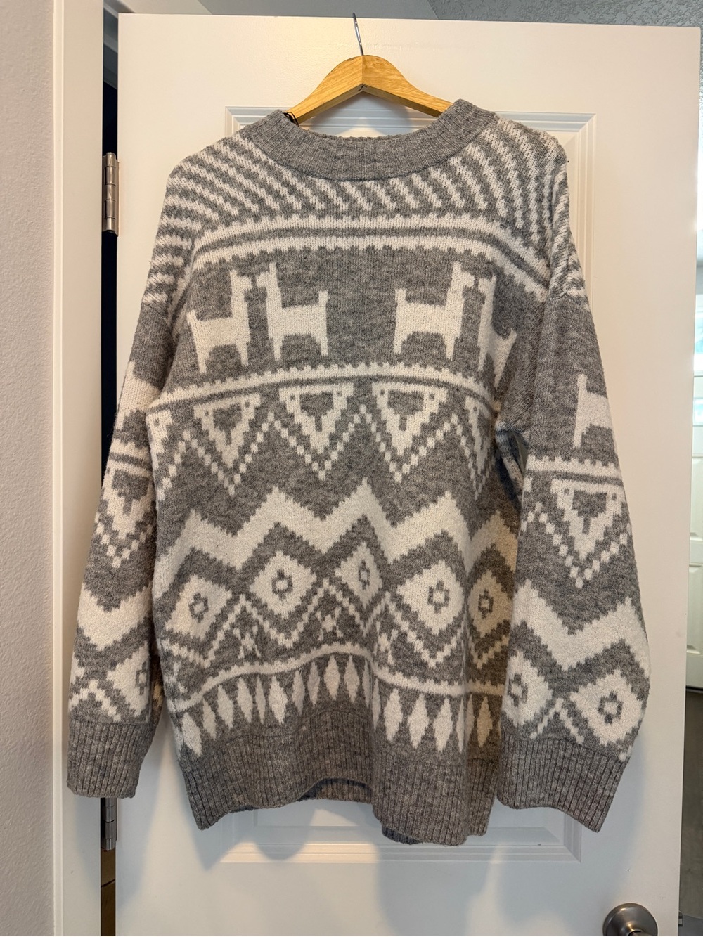 H&M Grey and White Himalaya Fair Isle Crewneck Sweater